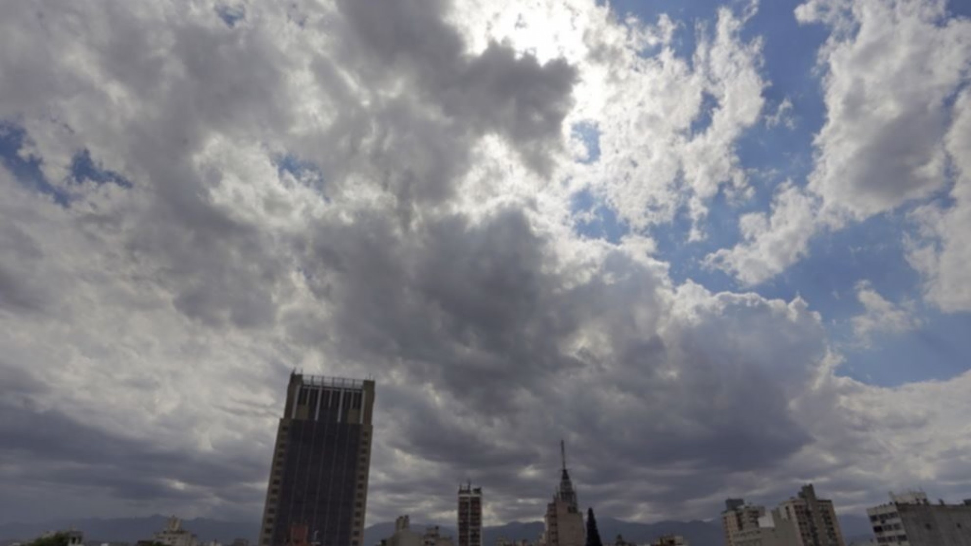 Alerta por tormentas en el llano y nevadas en pre cordillera